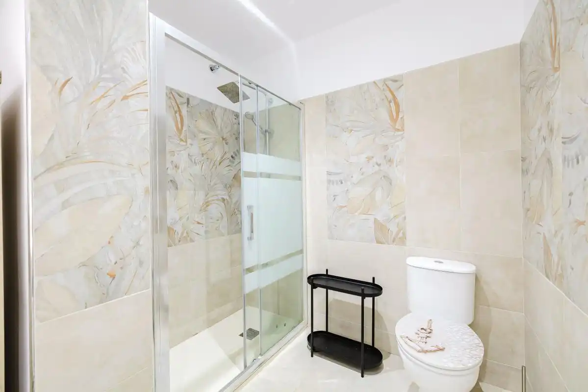 Baño de Planta baja en venta en Benalmádena con Calefacción y Piscina