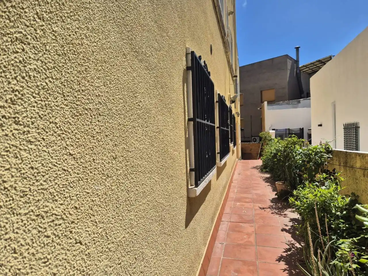 Exterior view of Flat for sale in Sant Cugat del Vallès  with Heating
