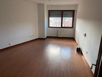 Dormitori de Apartament en venda en Soria Capital  amb Calefacció