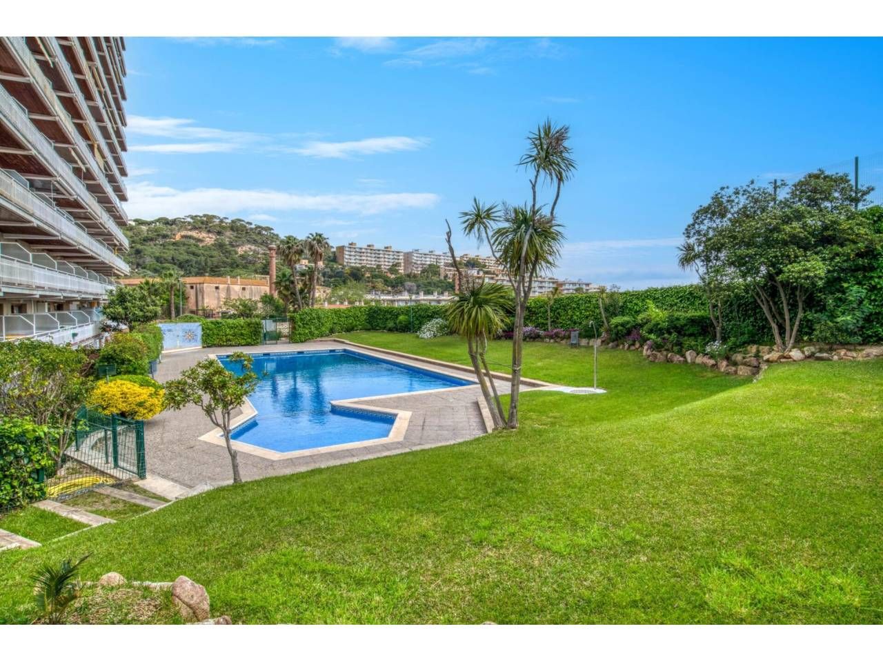 Piscina de Apartament en venda en Sant Feliu de Guíxols amb Piscina comunitària