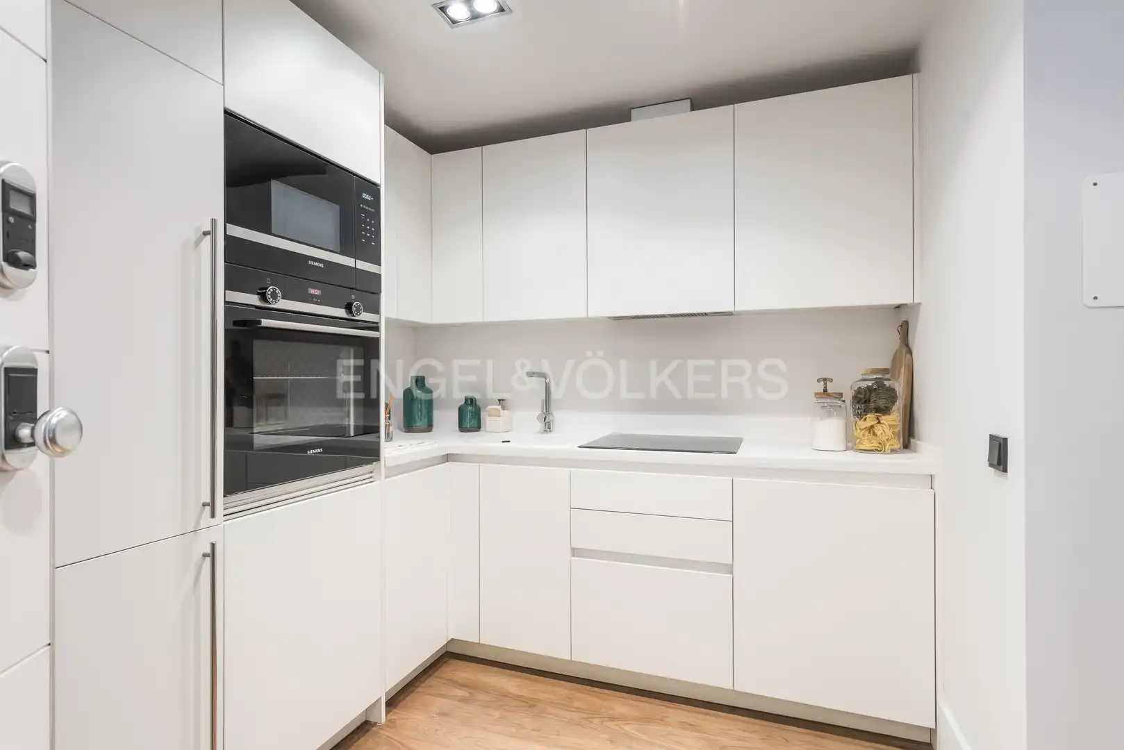 Cuina de Apartament de lloguer en Madrid amb Aire condicionat, Calefacció i Terrassa