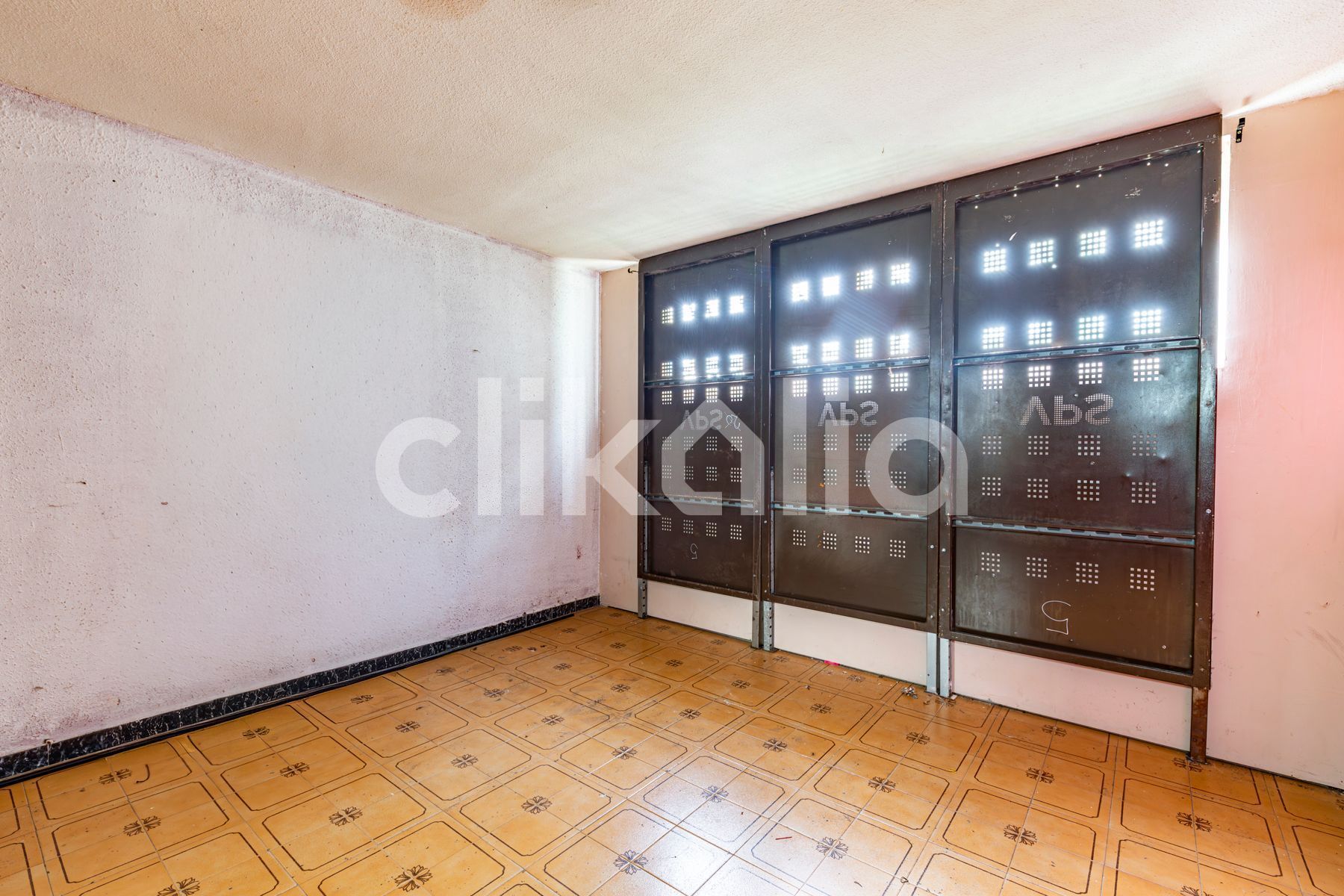 Flat for sale in L'Hospitalet de Llobregat  with Storage room