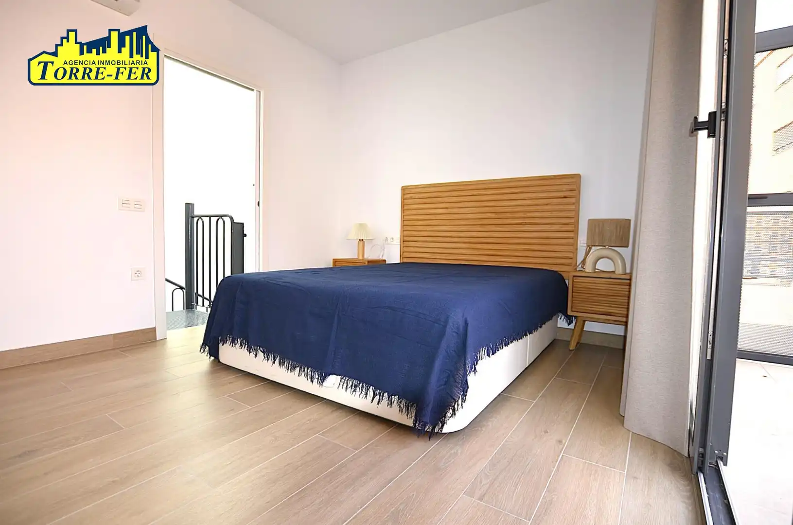 Habitación de Ático de alquiler en Almería con Aire acondicionado, Terraza y Amueblado