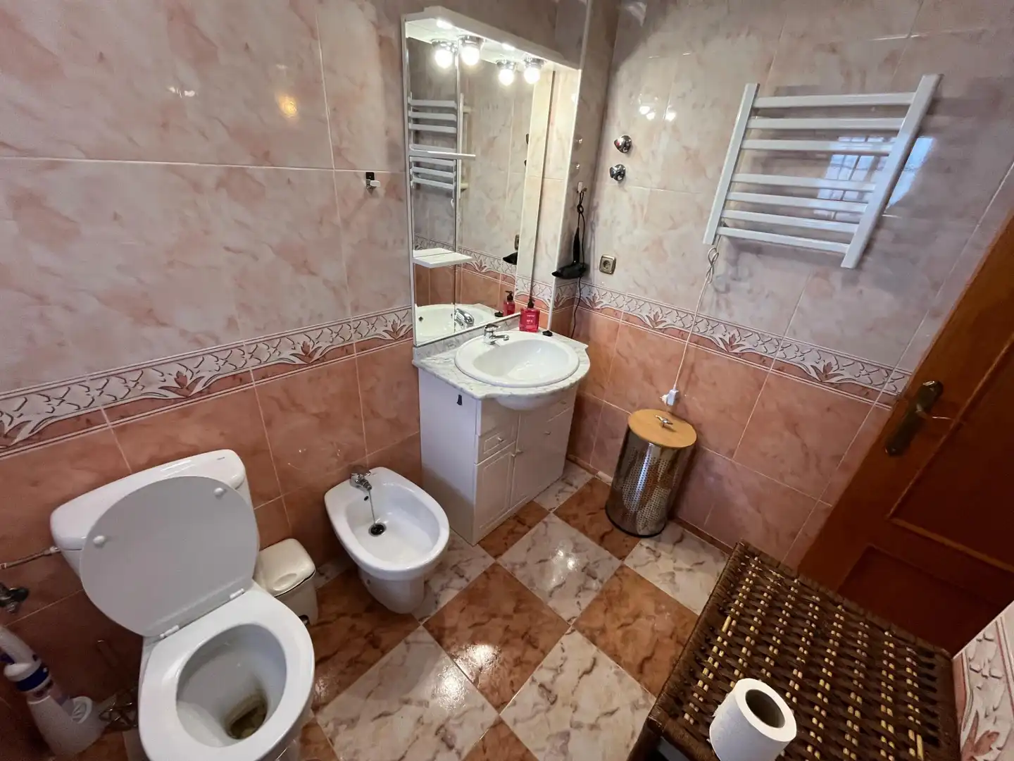 Bany de Casa o xalet de lloguer en Orihuela amb Aire condicionat, Moblat i Jacuzzi