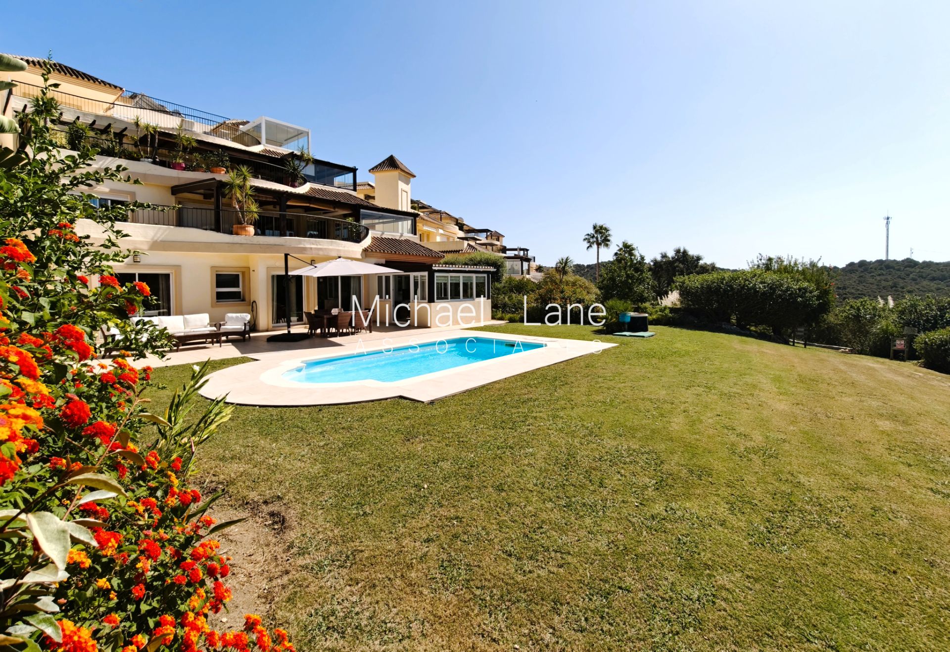 Exterior view of Planta baja for sale in Sotogrande  with Air Conditioner, Private garden and Terrace