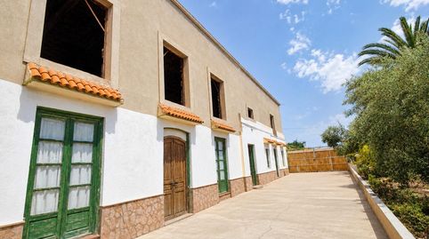 Espectacular finca de 3.652 m2 con cortijo, almacenes y enorme potencial en Pechina