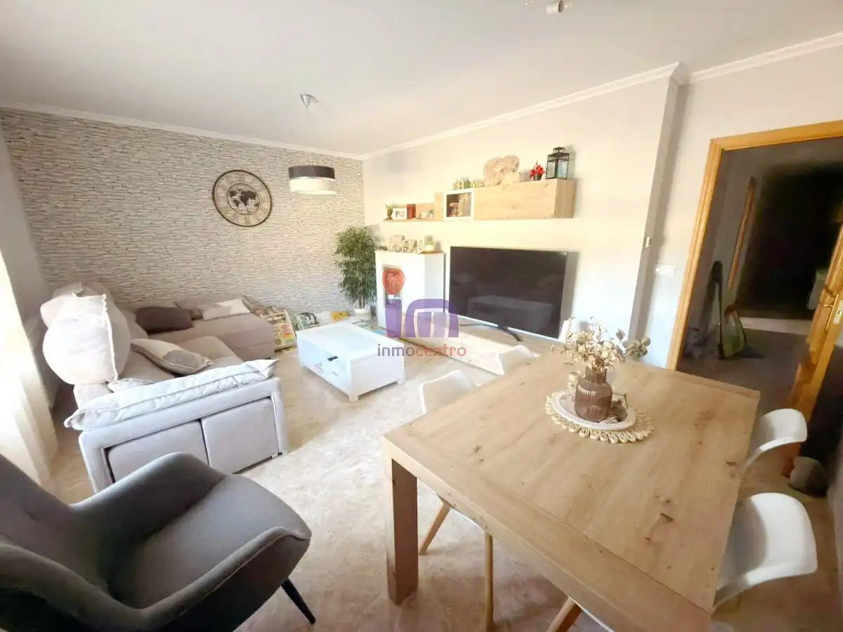 Piso con ascensor en venta en Valdepeñas, imagen 3