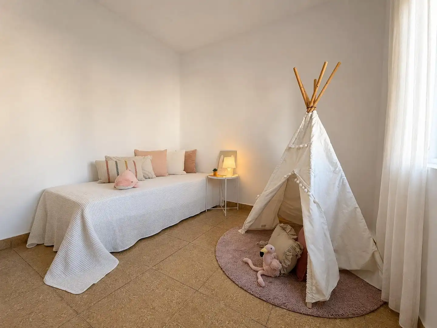 Bedroom of Flat for rent in Godella  with Air Conditioner, Terrace and Furnished