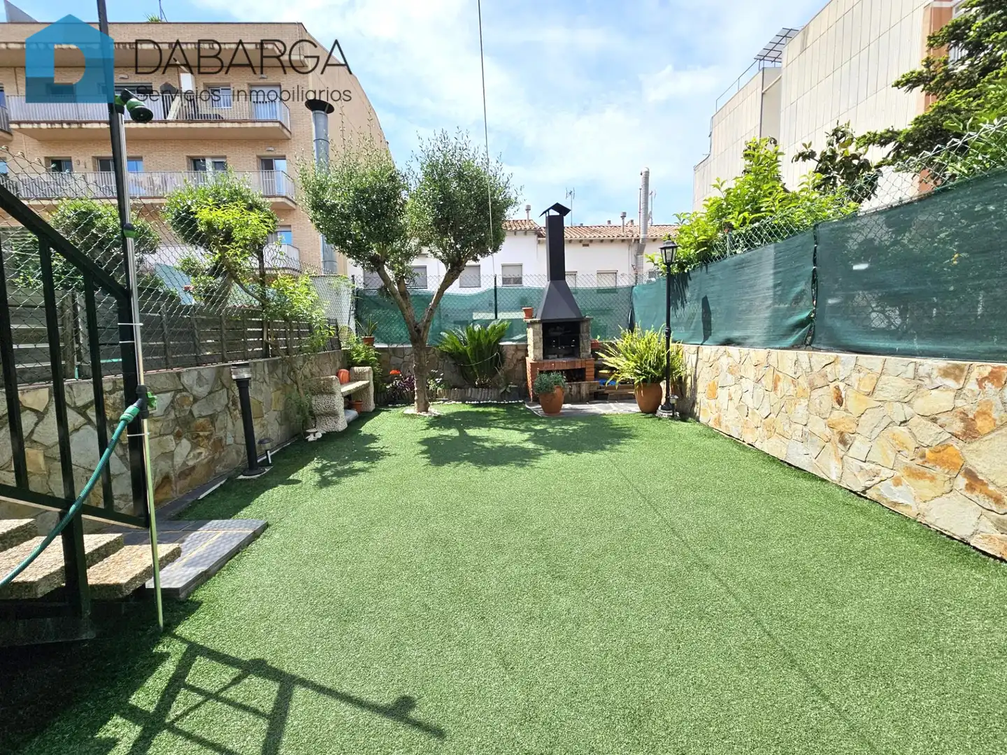 Jardí de Casa adosada en venda en Ripollet amb Aire condicionat, Calefacció i Jardí privat