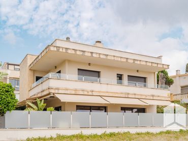 Casa con balcón en venta en Calle RIBERA DE SANT PERE