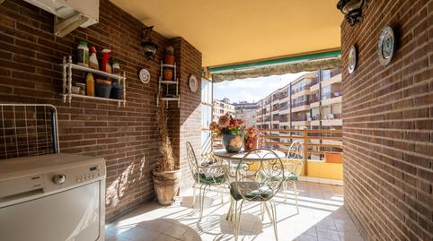 Foto 2 de Piso en venta en Calle del Escultor Pablo Loyzaga, Pajaritos,  Granada Capital