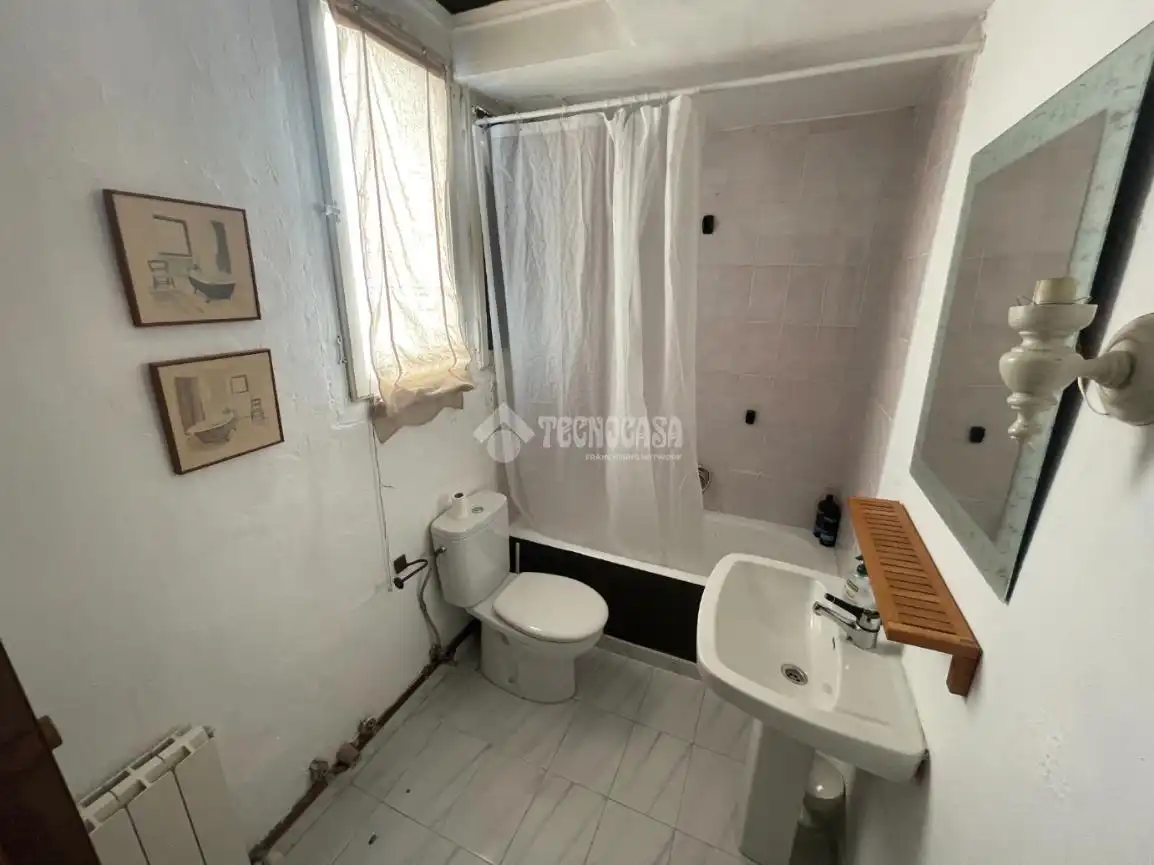 Baño de Piso en venta en Zaragoza con Calefacción y Amueblado
