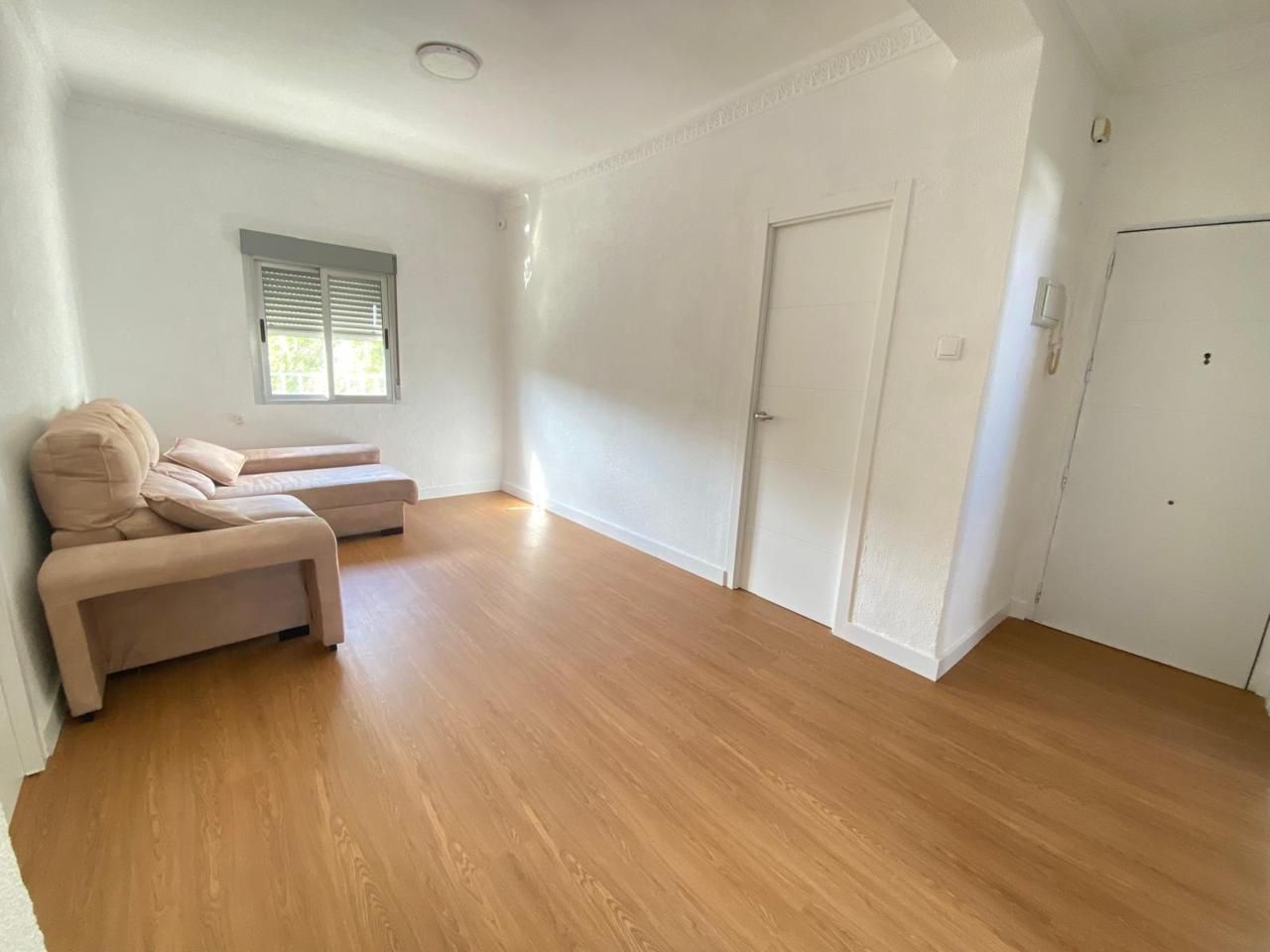 Piso en venta en  Sevilla Capital con Parquet y Amueblado