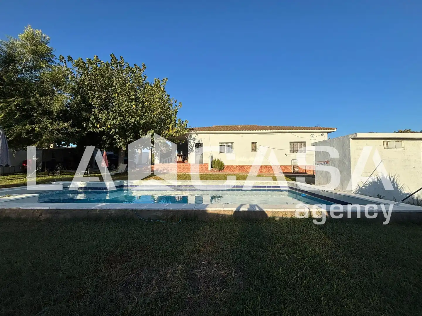 Chalet en venta en Entrenúcleos