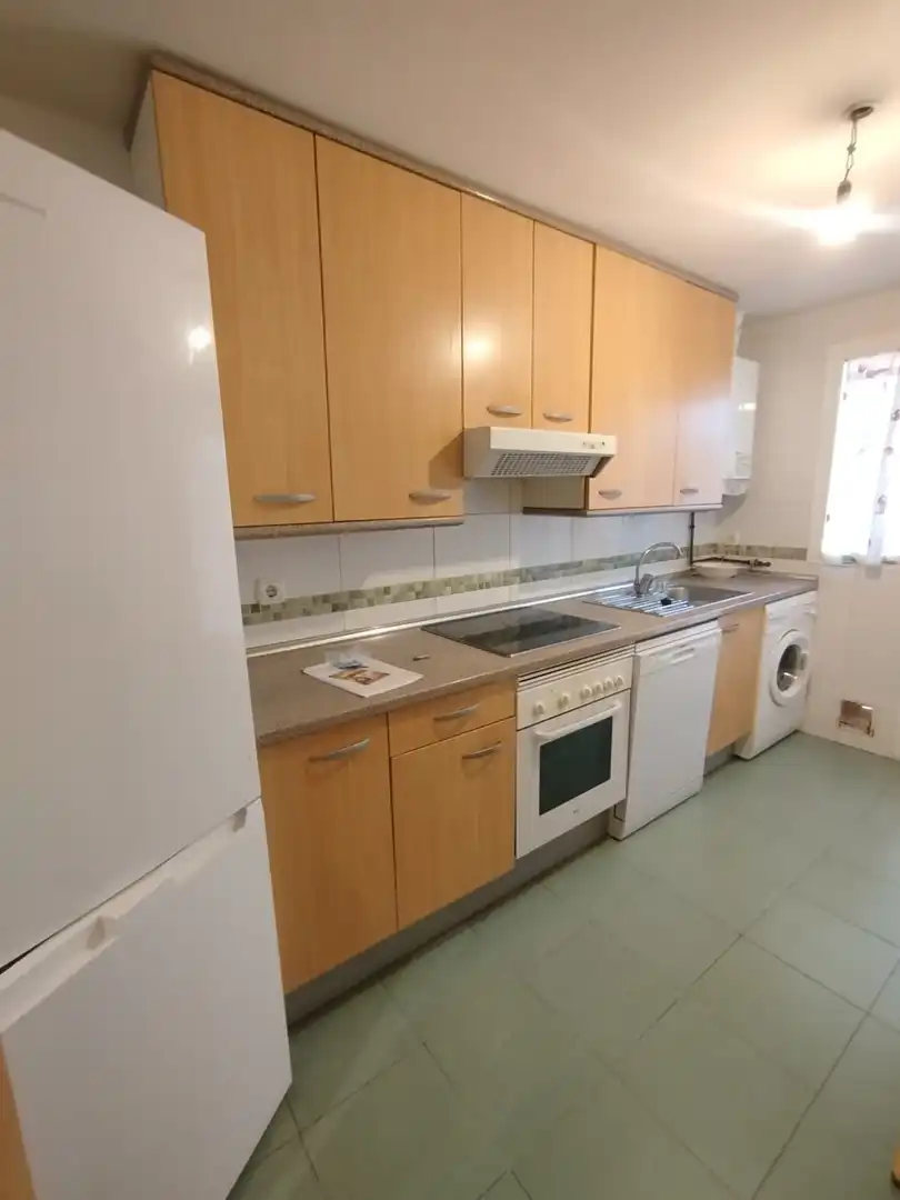 Cocina de Piso en venta en Ávila con Calefacción, Terraza y Trastero