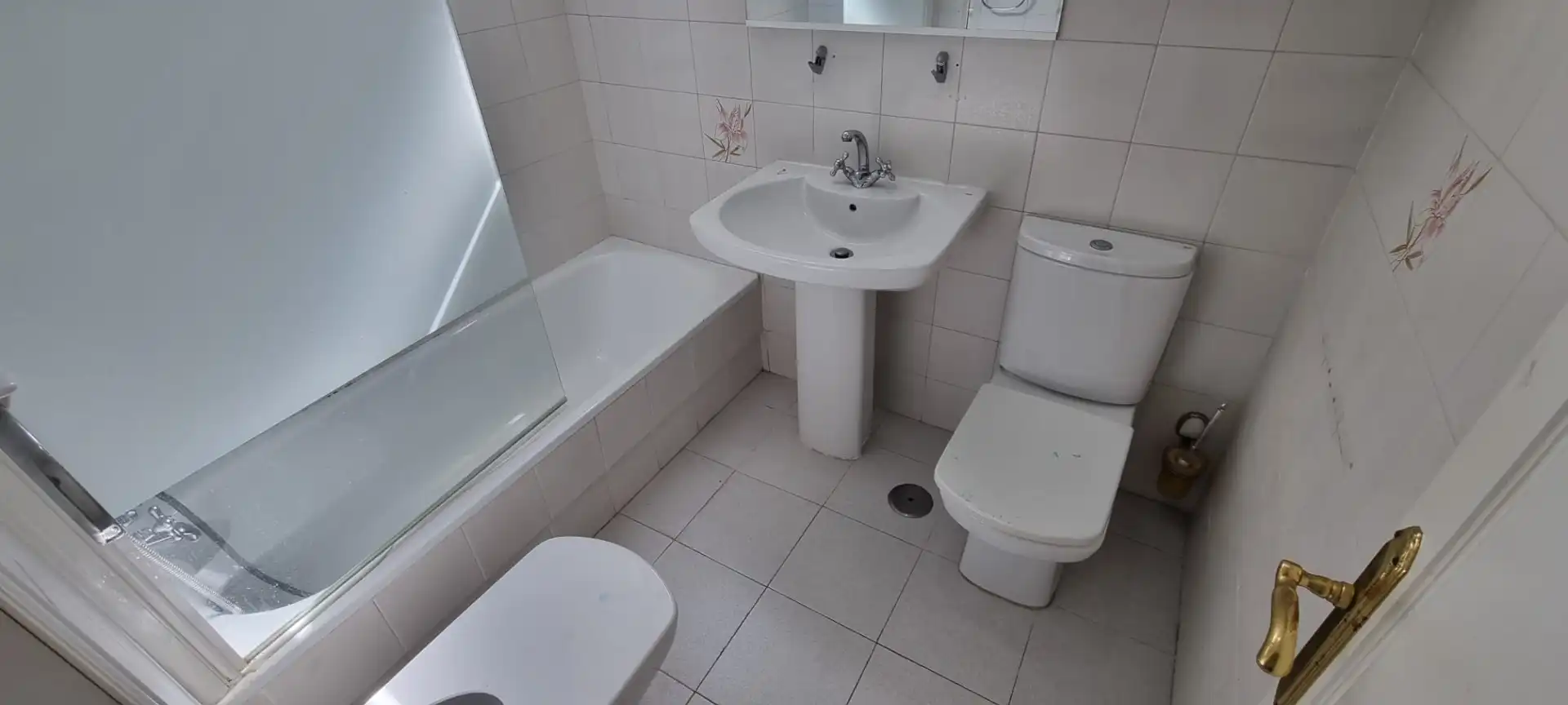 Bathroom of Flat for sale in Fuengirola  with Terrace and Community pool