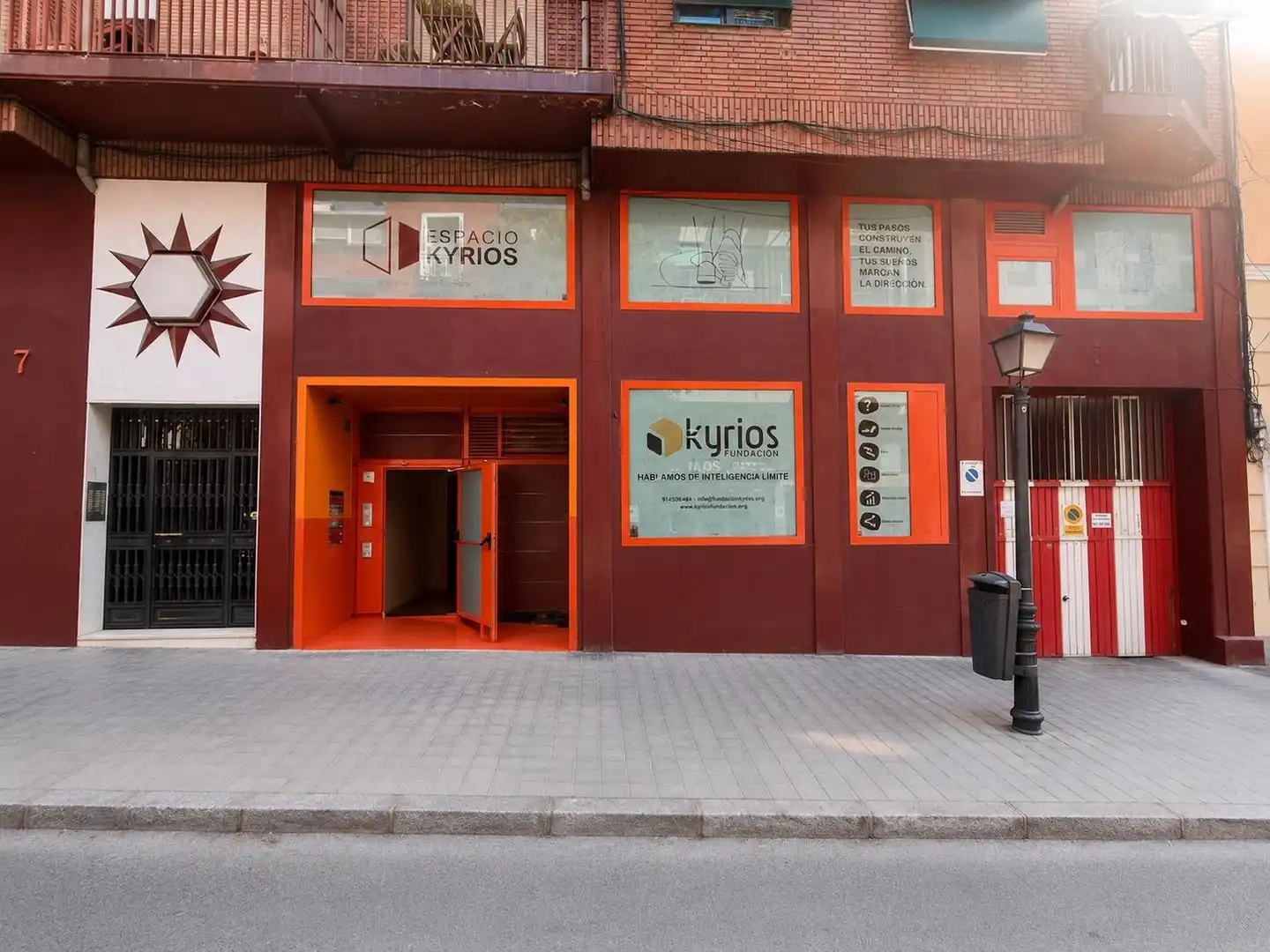 Außenansicht von Wohnung zum Verkauf in Madrid mit Heizung, Parkett und Terrasse