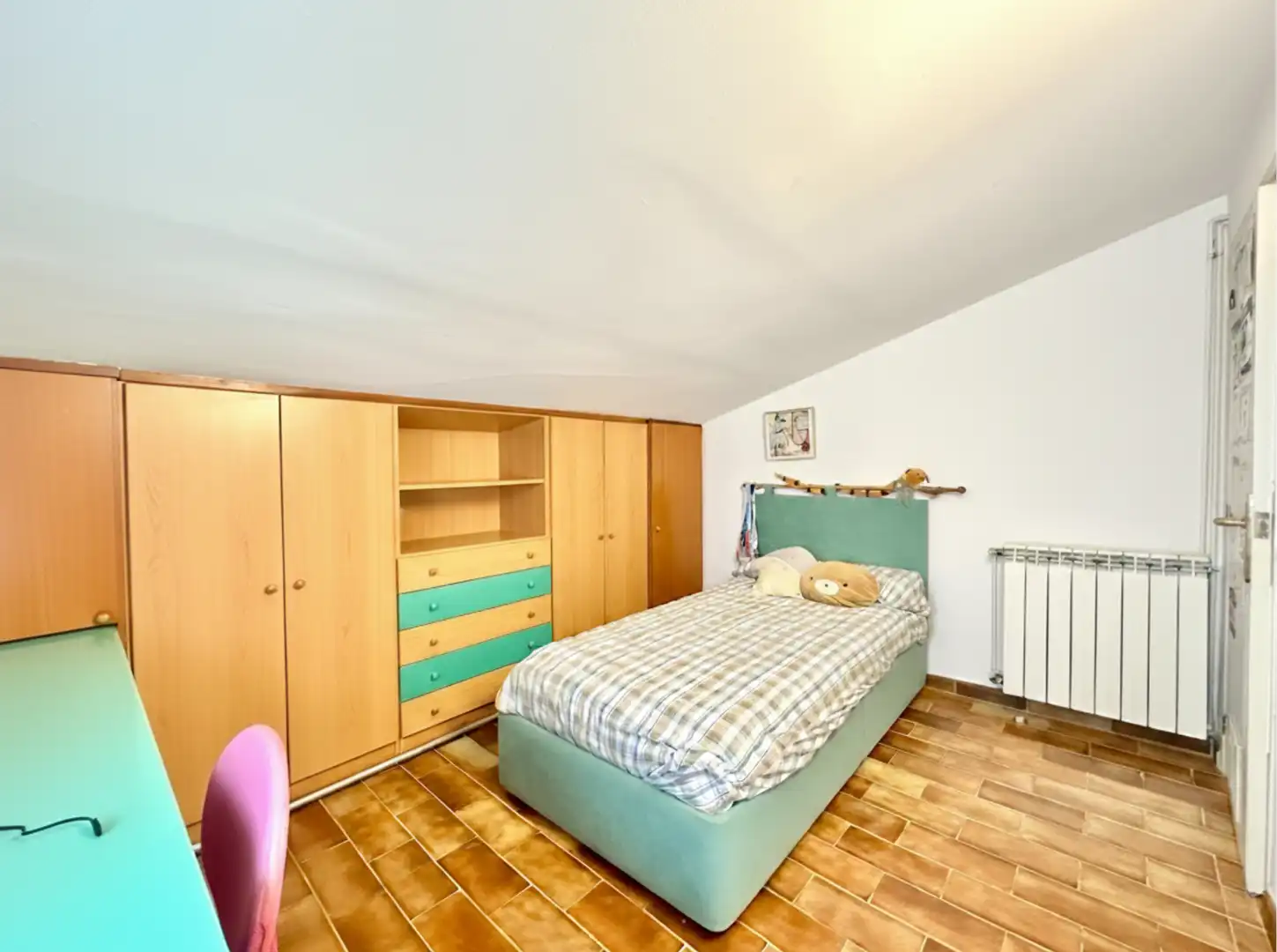 Habitación de Casa adosada en venta en Manlleu con Calefacción, Jardín privado y Trastero