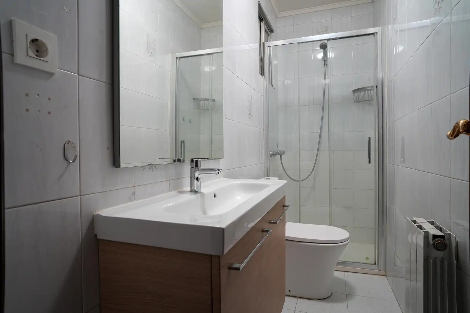 Bathroom of Flat for sale in Getxo 