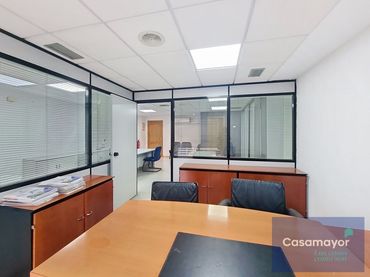 Oficina amb ascensor en venda a Centro