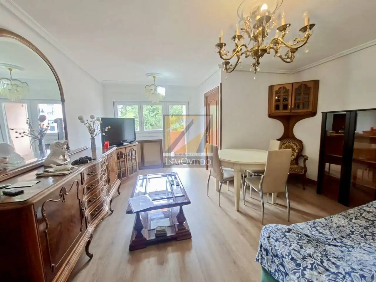 Living room of Flat for sale in Oviedo   with Heating, Terrace and Storage room