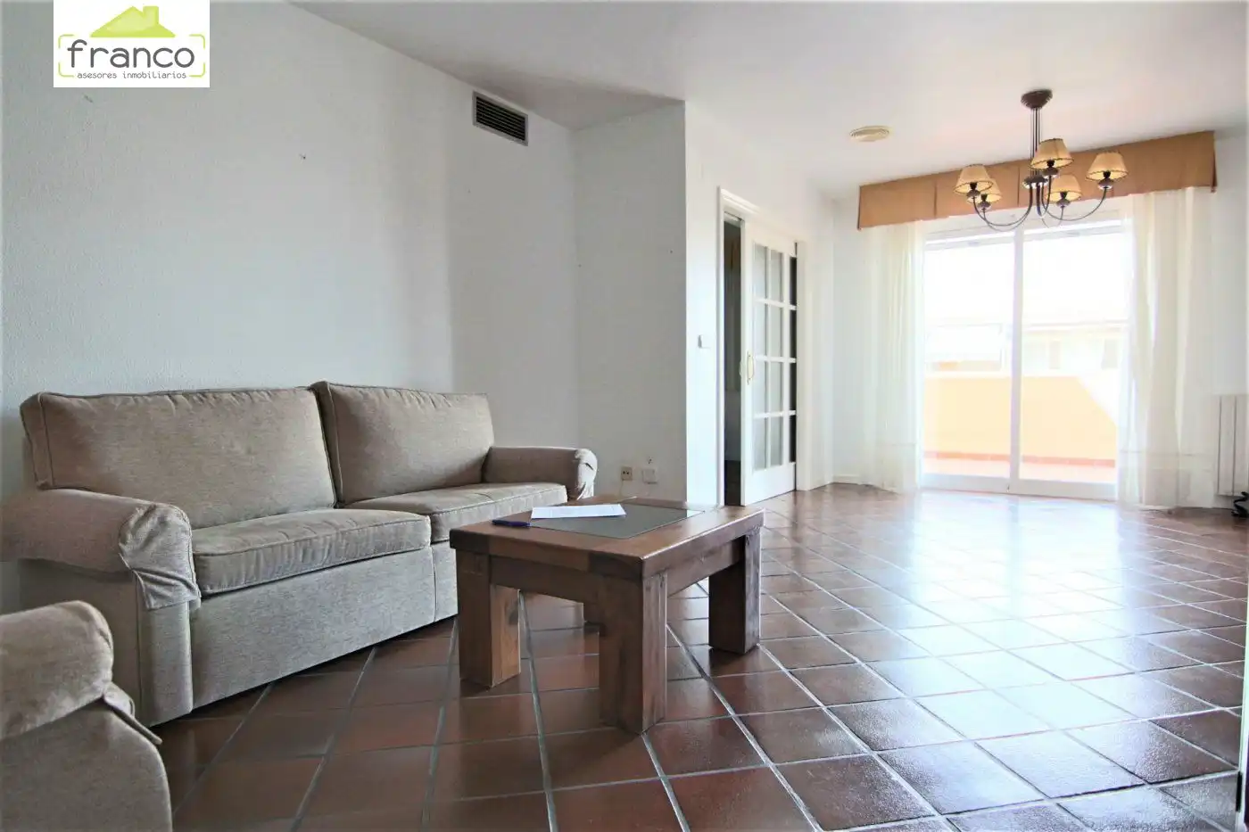 Wohnzimmer von Dachboden zur Miete in Murcia mit Klimaanlage, Heizung und Terrasse