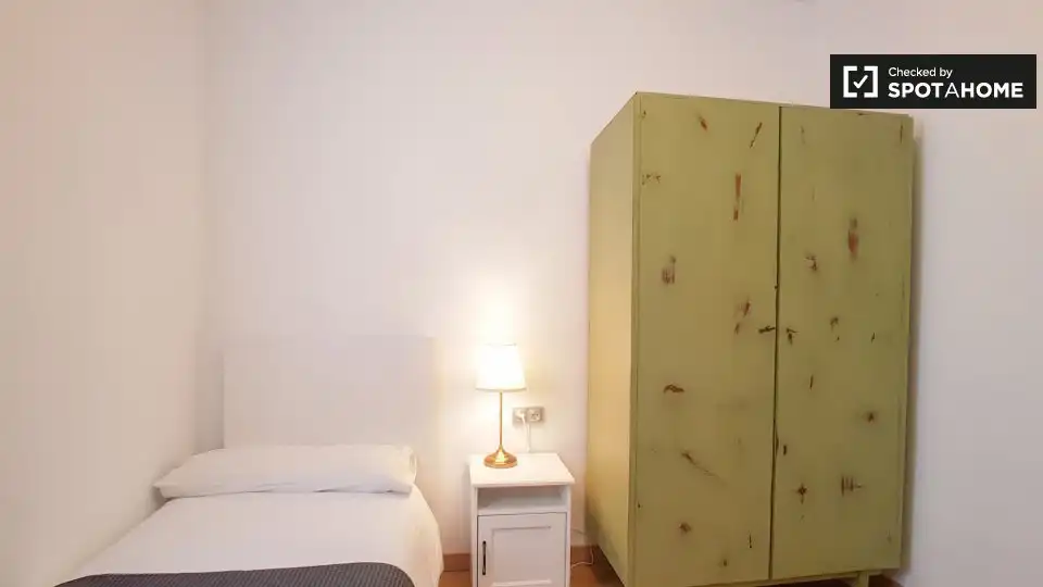 Habitación de Apartamento para compartir en Barcelona con Aire acondicionado, Calefacción y Terraza