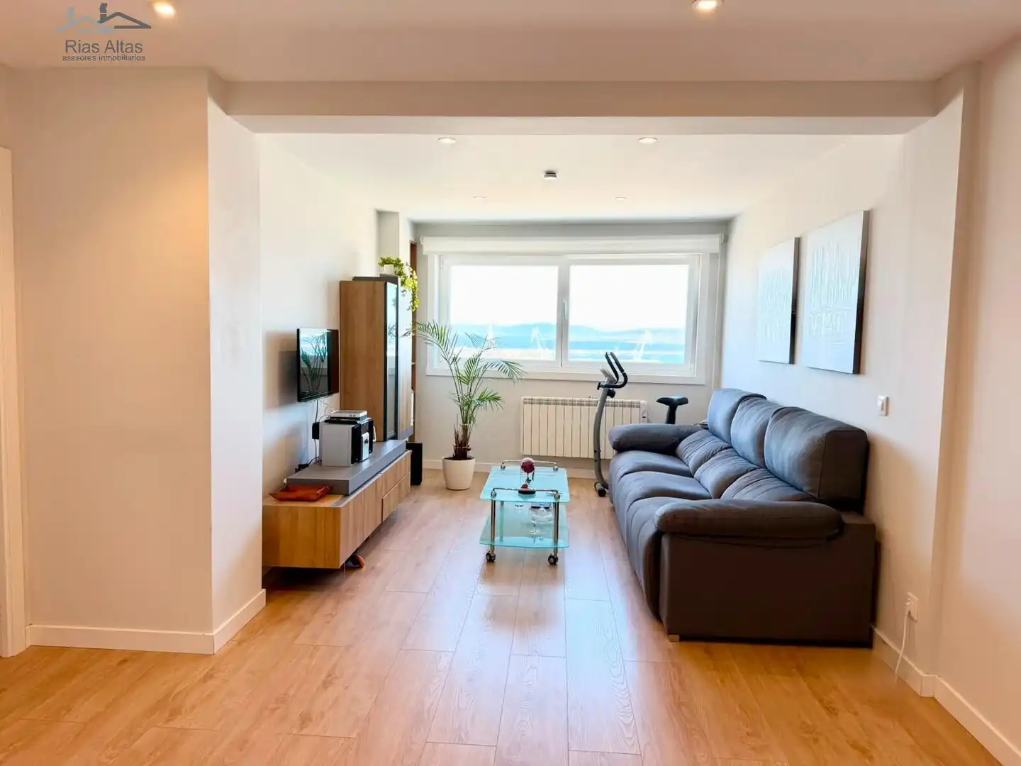 Sala de estar de Piso en venta en A Coruña Capital  con Calefacción, Terraza y Amueblado