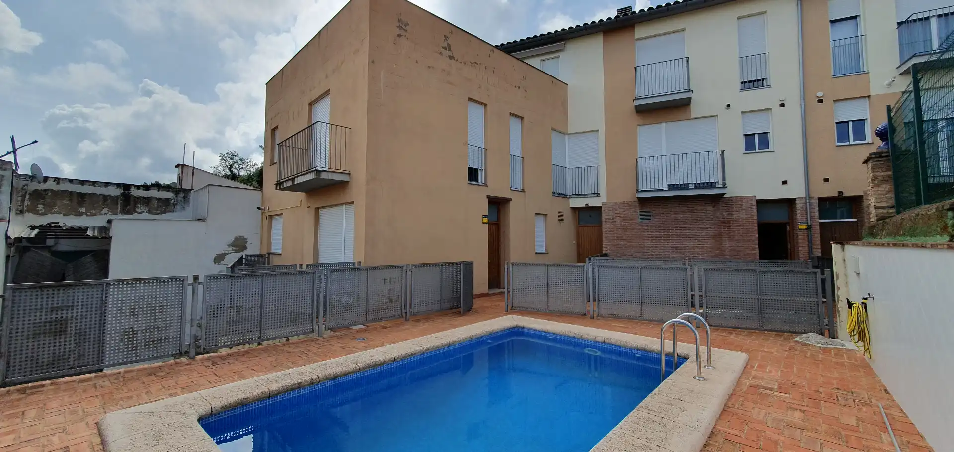 Vista exterior de Casa adosada en venta en Castelló de Rugat con Calefacción, Jardín privado y Terraza