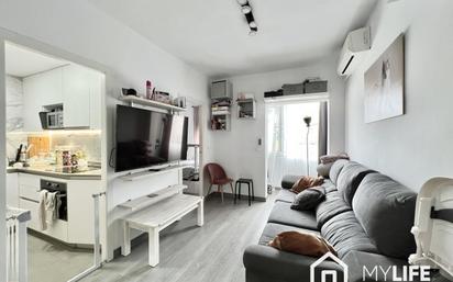 Living room of Flat for sale in  Barcelona Capital  with Air Conditioner