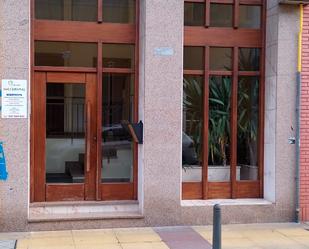 Vista exterior de Pis en venda en Torrelavega  amb Calefacció, Parquet i Traster