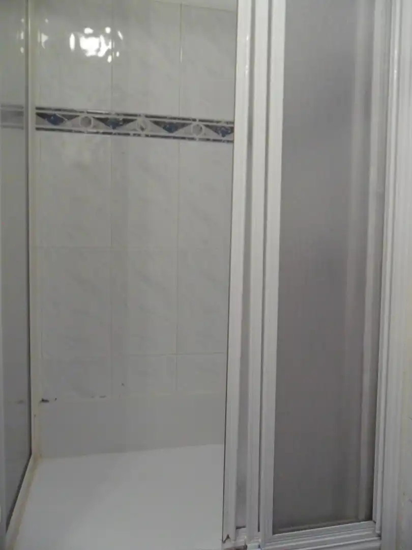 Baño de Piso de alquiler en Granada con Aire acondicionado, Calefacción y Terraza
