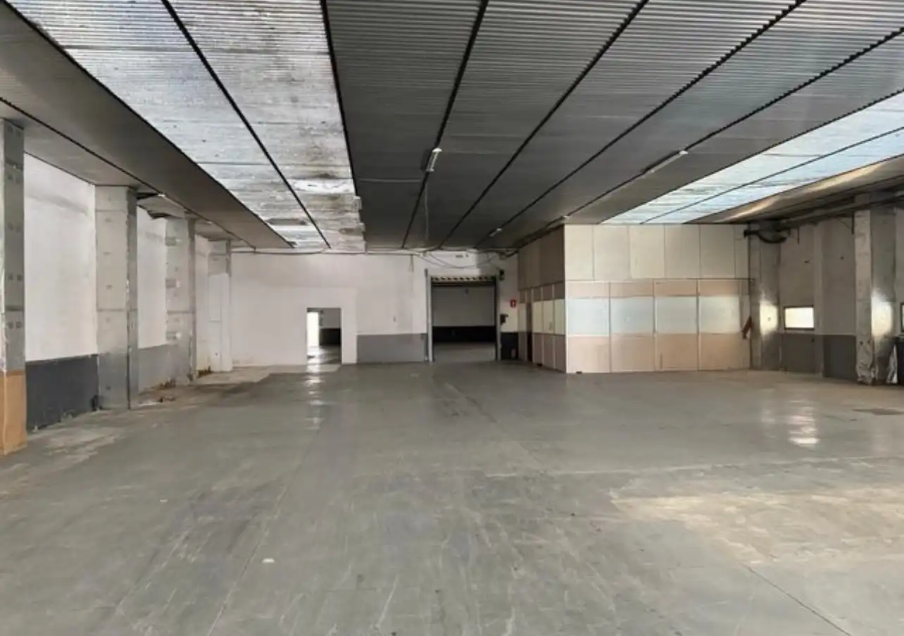 Fabrikhallen zum Verkauf in Sabadell