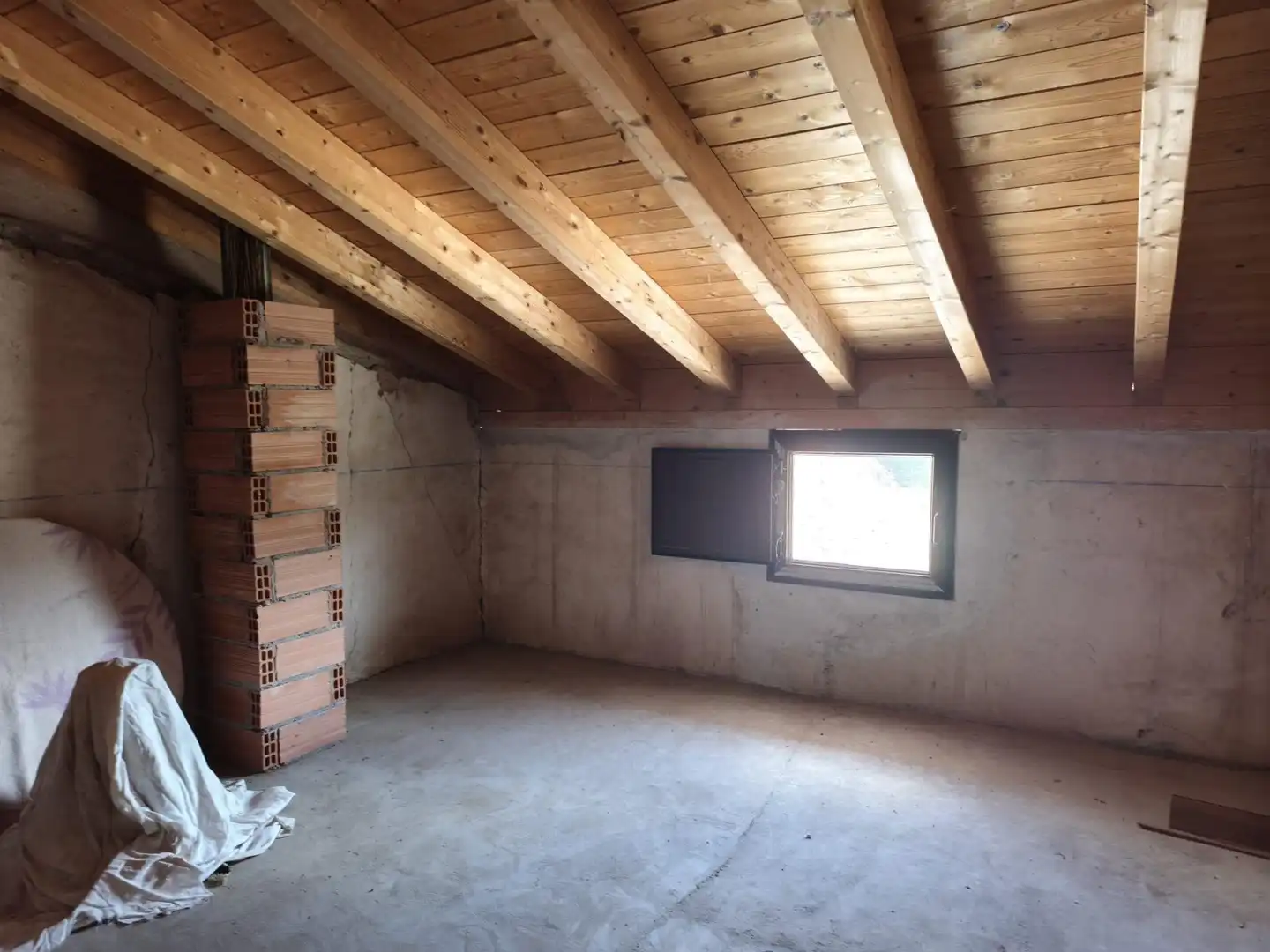 Houses for sale in Carrias  with Heating and Furnished