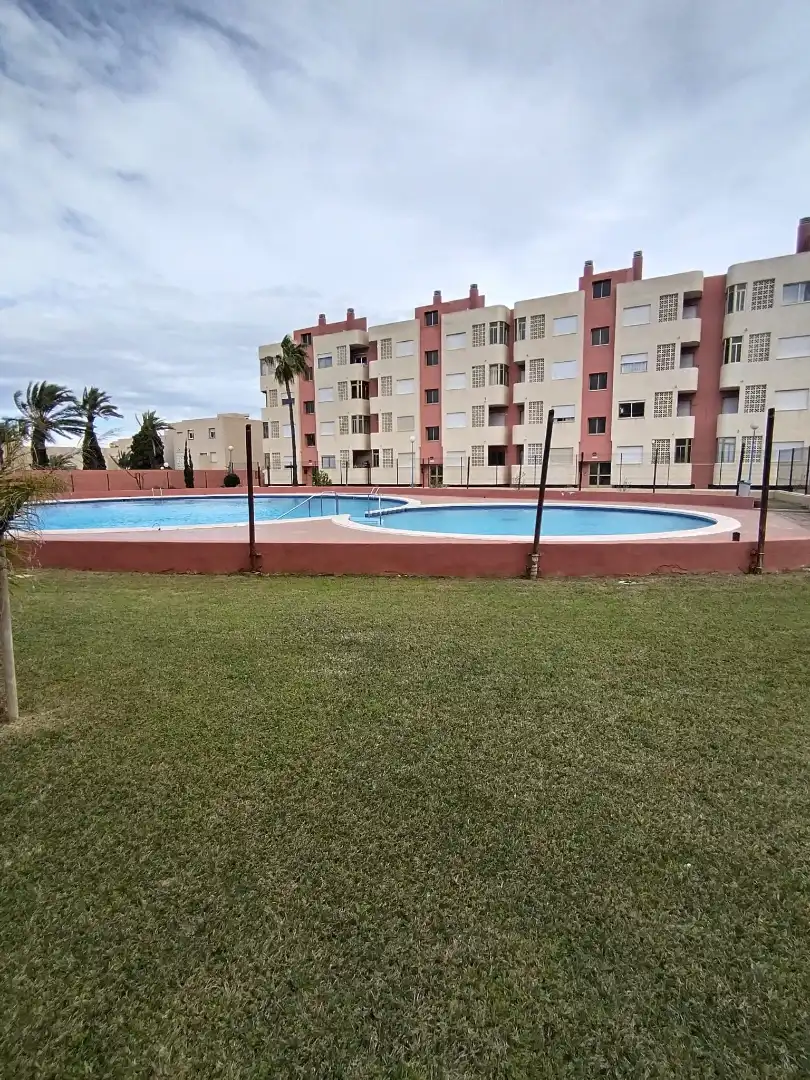 Piscina de Pis en venda en La Manga del Mar Menor amb Terrassa, Moblat i Forn