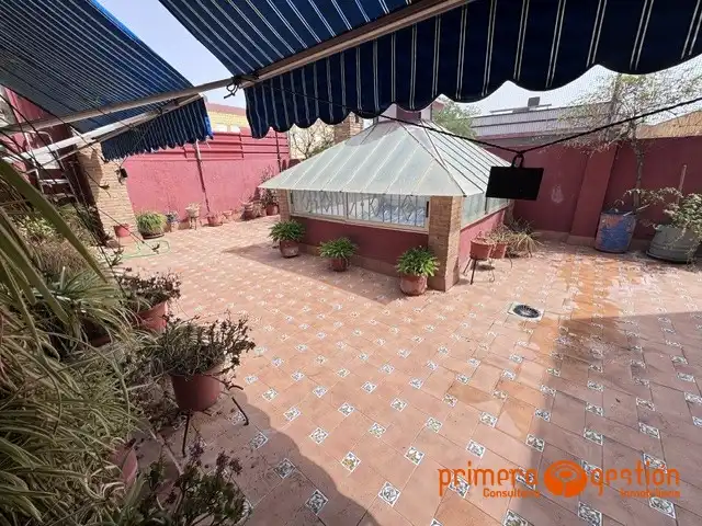 Terrassa de Casa o xalet en venda en Carmona amb Aire condicionat i Calefacció