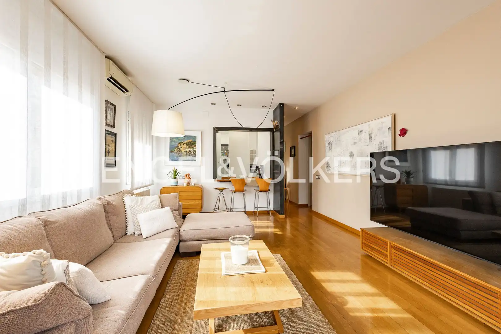 Sala d'estar de Apartament en venda en Sant Just Desvern amb Aire condicionat, Calefacció i Jardí privat