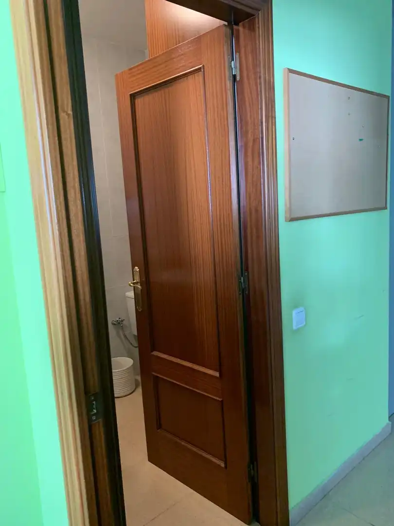 Badezimmer von Büro zur Miete in Vilanova i la Geltrú mit Heizung und Abstellraum