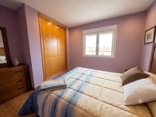 Dormitori de Casa o xalet en venda en Valdeobispo amb Aire condicionat