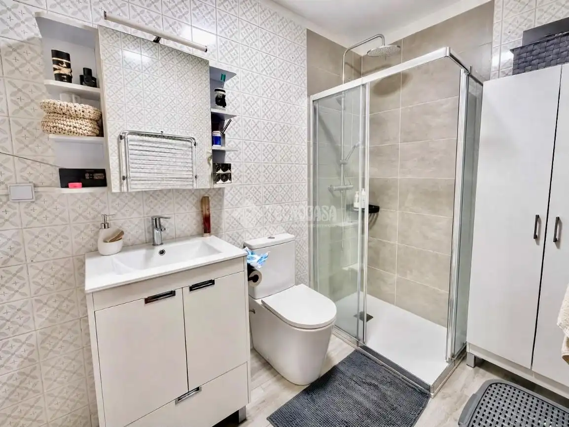 Baño de Piso en venta en Santander con Calefacción
