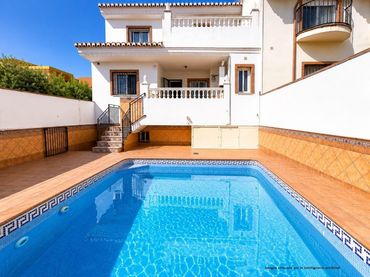 Casa aparellada amb piscina en venda a ZAGAL EL (HI)
