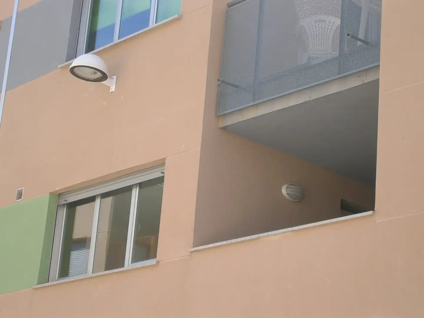Vista exterior de Apartamento en venta en Castellanos de Moriscos con Calefacción, Horno y Lavadora