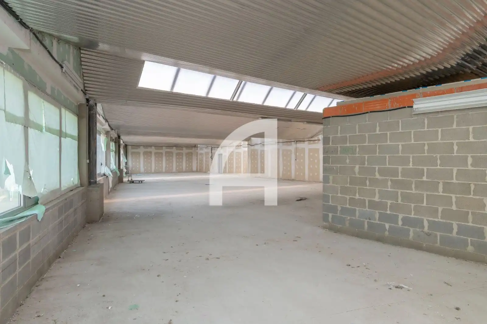 Industrial buildings for rent in Girona