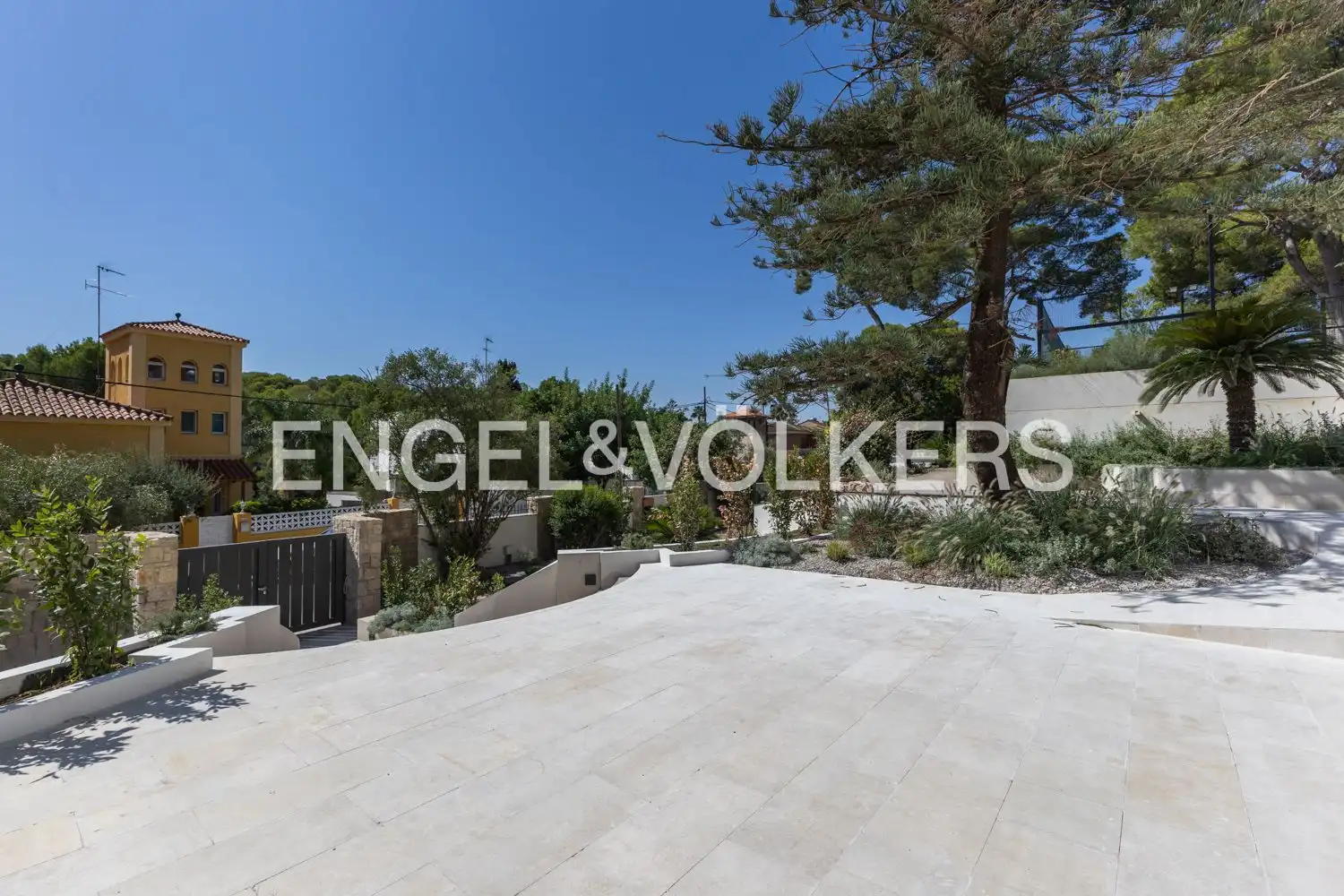 Casa o xalet de lloguer a Avinguda Acàcies, Campolivar