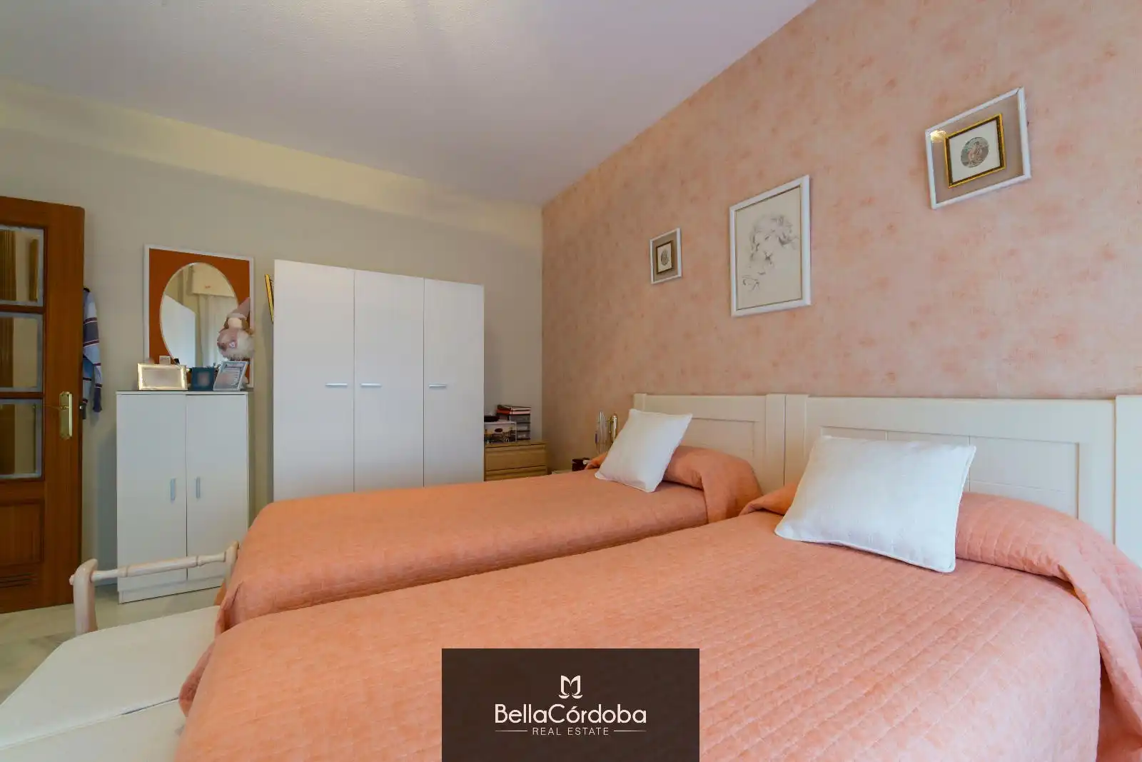 Detached homes for sale in Poniente-Norte - Miralbaida - Parque Azahara