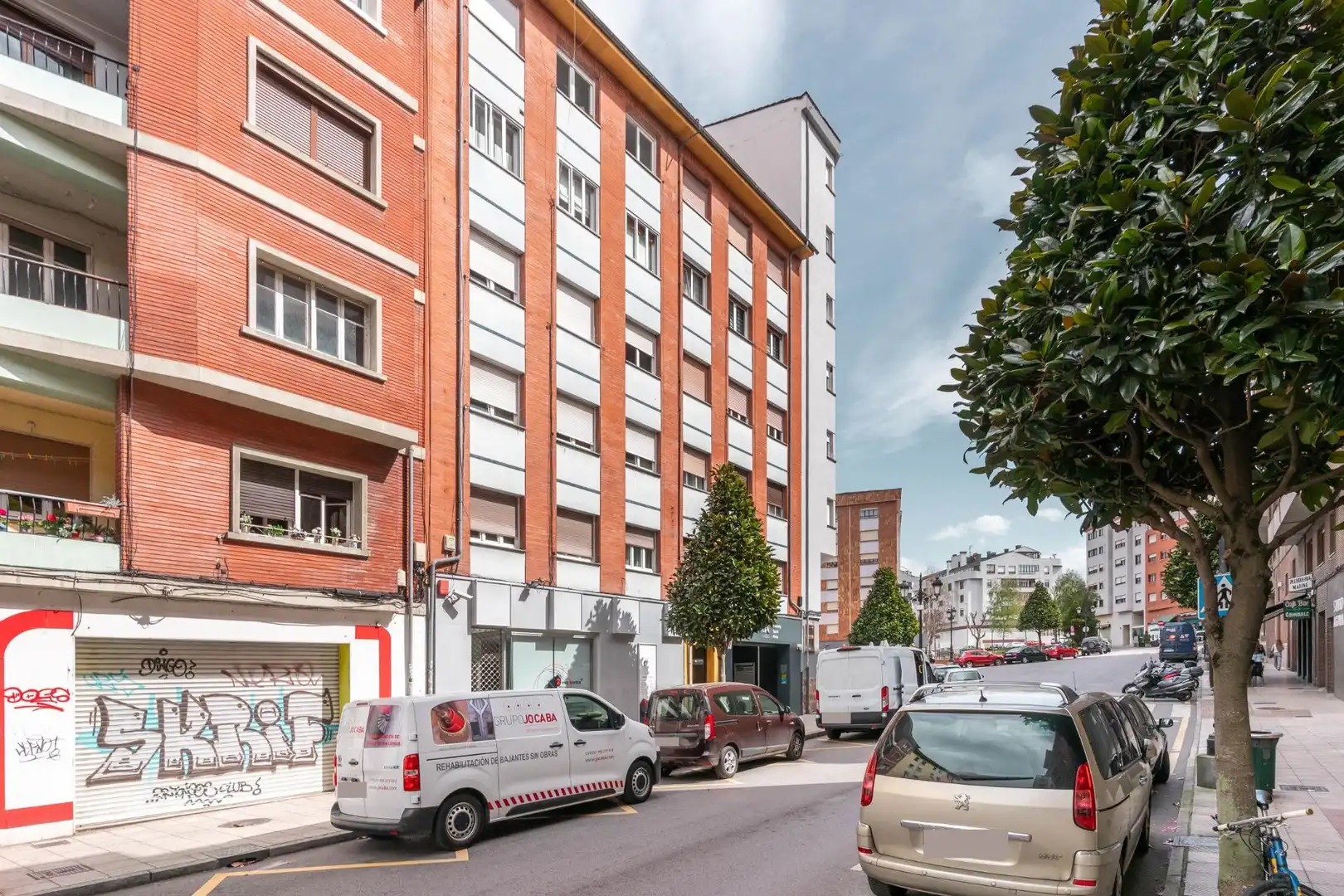 Vista exterior de Pis en venda en Oviedo  amb Calefacció i Moblat