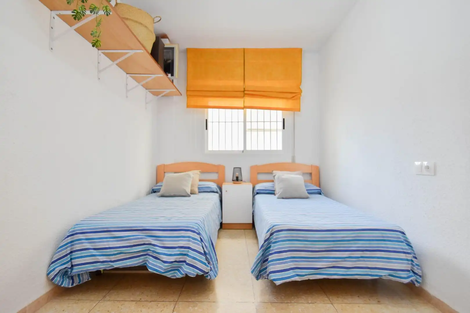 Bedroom of Flat for sale in Granada  with Balcony