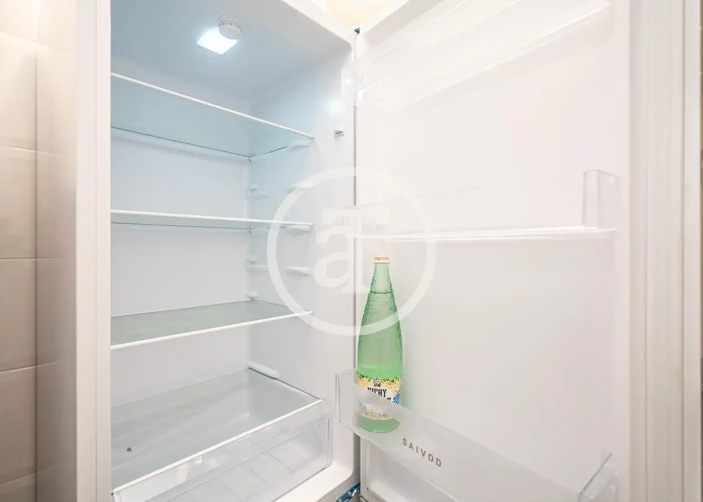 Cuina de Pis de lloguer en Madrid amb Aire condicionat, Calefacció i Moblat