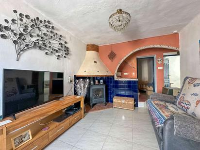 Sala d'estar de Casa o xalet en venda en Vélez de Benaudalla amb Terrassa