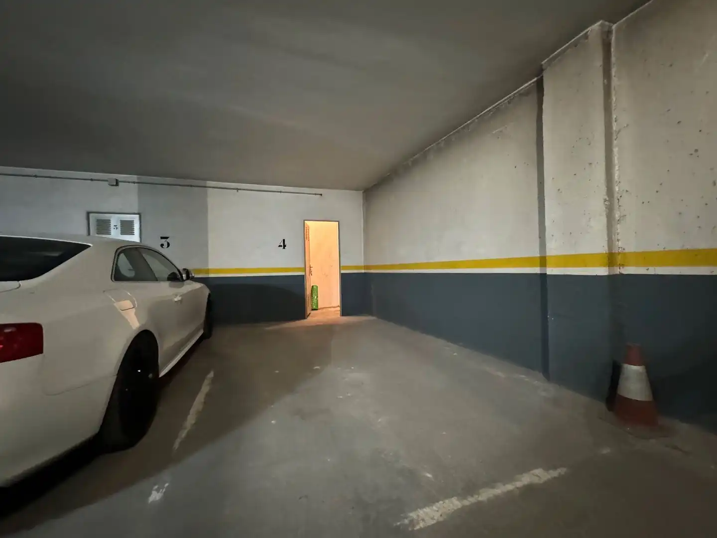 Parking of Flat for sale in Medina del Campo  with Heating, Terrace and Storage room